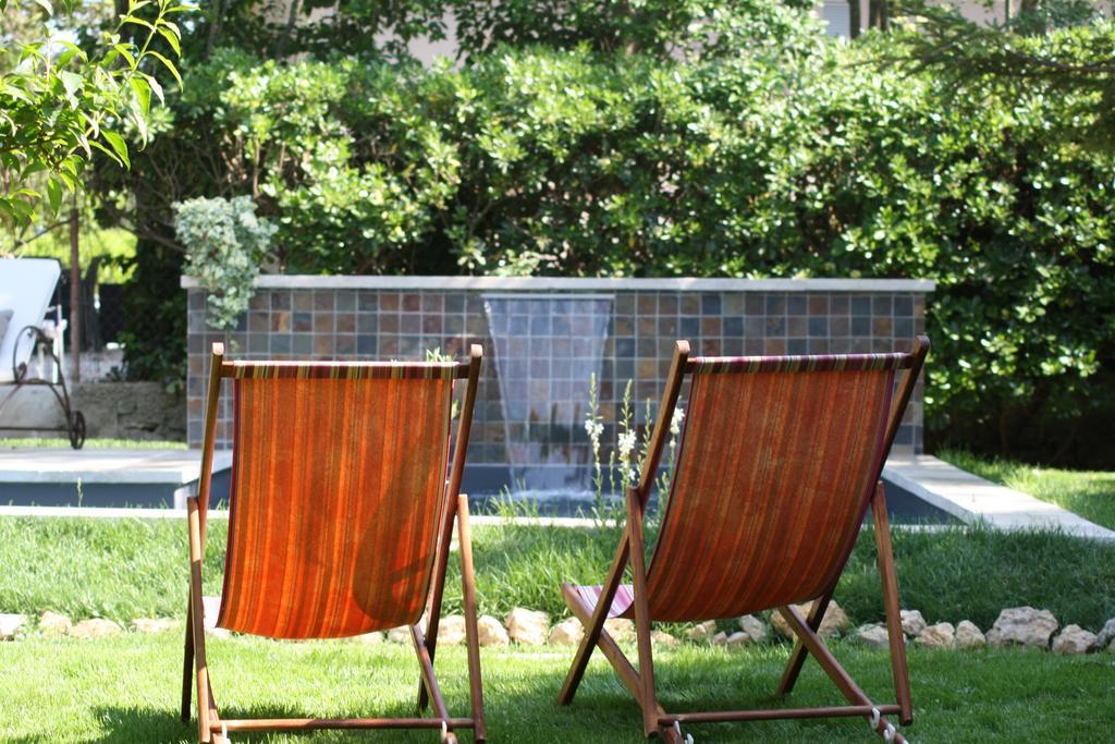 L'Abri Du Poete Bed & Breakfast Besse-sur-Issole Екстериор снимка