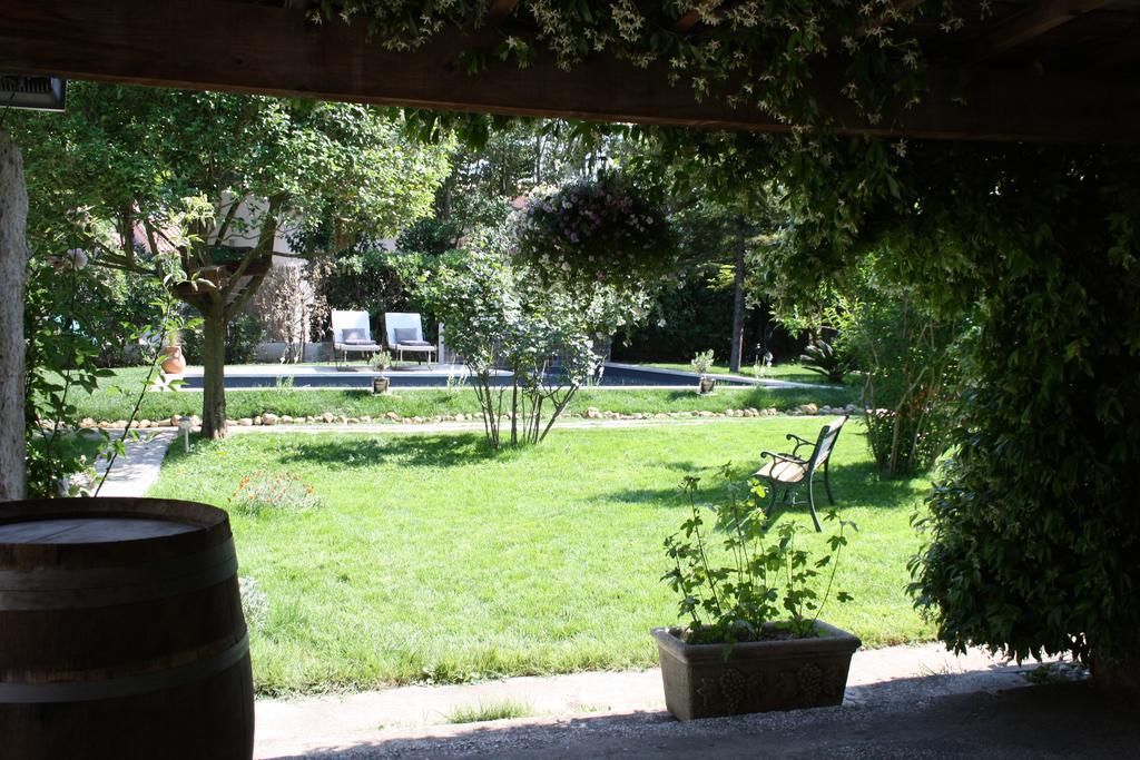 L'Abri Du Poete Bed & Breakfast Besse-sur-Issole Екстериор снимка