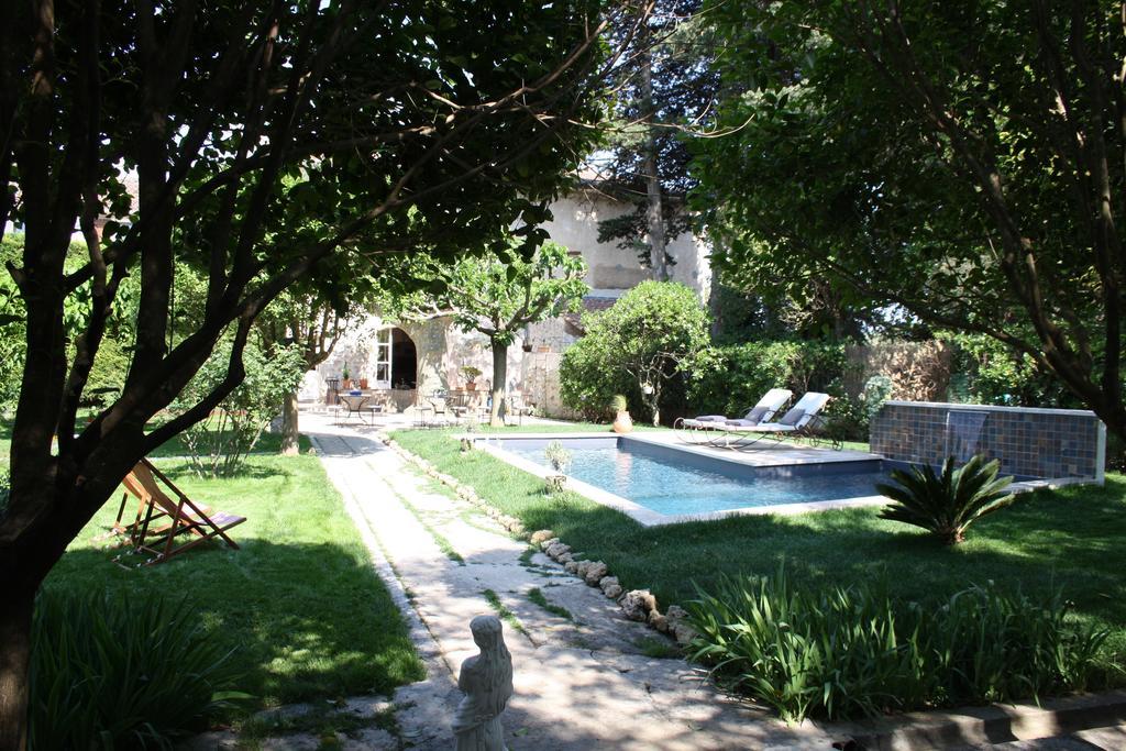 L'Abri Du Poete Bed & Breakfast Besse-sur-Issole Екстериор снимка
