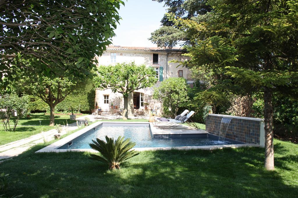 L'Abri Du Poete Bed & Breakfast Besse-sur-Issole Екстериор снимка