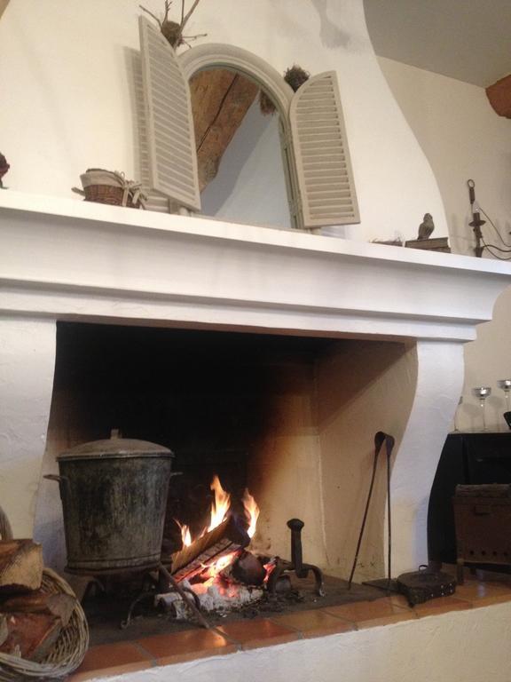 L'Abri Du Poete Bed & Breakfast Besse-sur-Issole Екстериор снимка