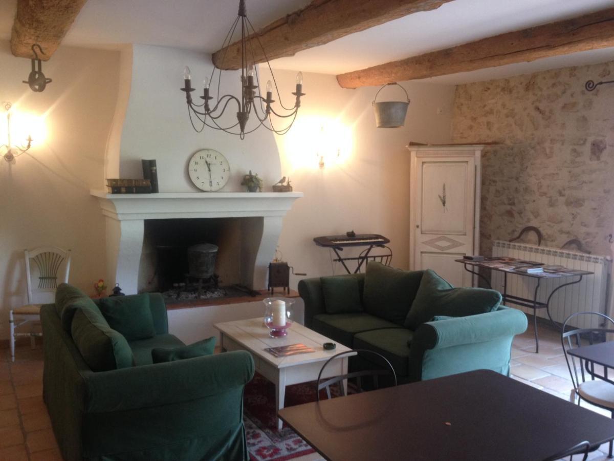 L'Abri Du Poete Bed & Breakfast Besse-sur-Issole Екстериор снимка