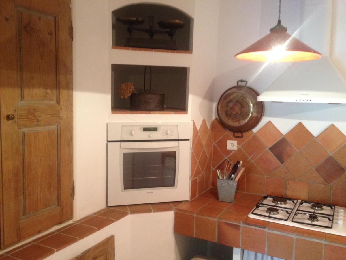 L'Abri Du Poete Bed & Breakfast Besse-sur-Issole Екстериор снимка